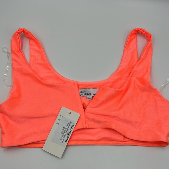 HOT & DELICIOUS Bikini top - Picture 3 of 6